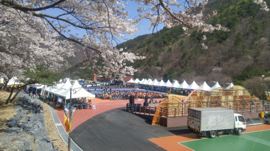 산꽃벚꽃오토캠핑장 이미지