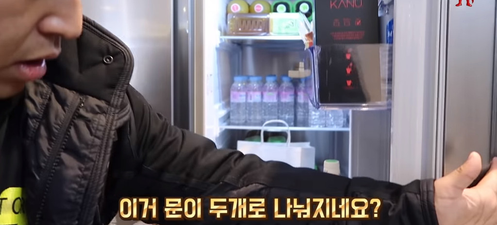 한국 전자제품 매장을 둘러보고 놀라서 어쩔 줄 모르는 일본 대학생 | 인스티즈