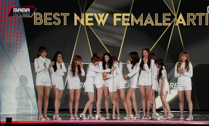 2018 MAMA 여자 신인상 아이즈원 | 인스티즈