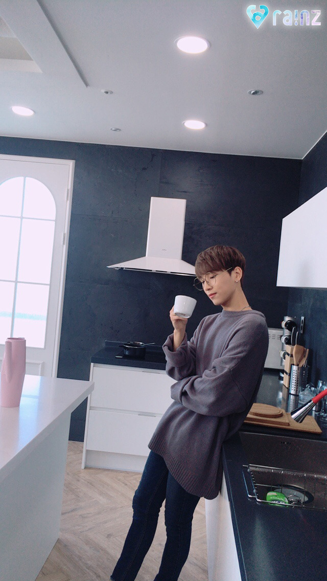 990B3B335A1547DC2ADE35